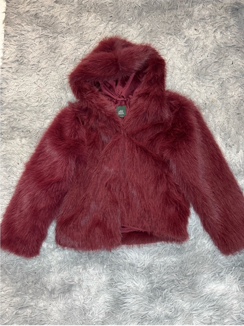 Wild Fable Women’s Short Faux Fur Jacket - Burgundy Size Medium NWT - Picture 4 of 7